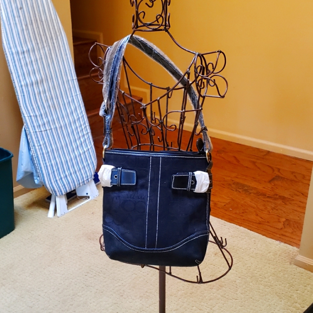 Coach handbag - Picture 2 of 2